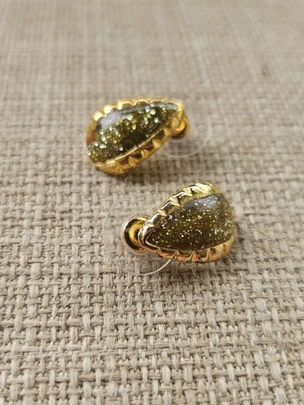 Vintage Earrings Gold Tone Sparkling Glitters Fashion Stud Jewelry Earrings